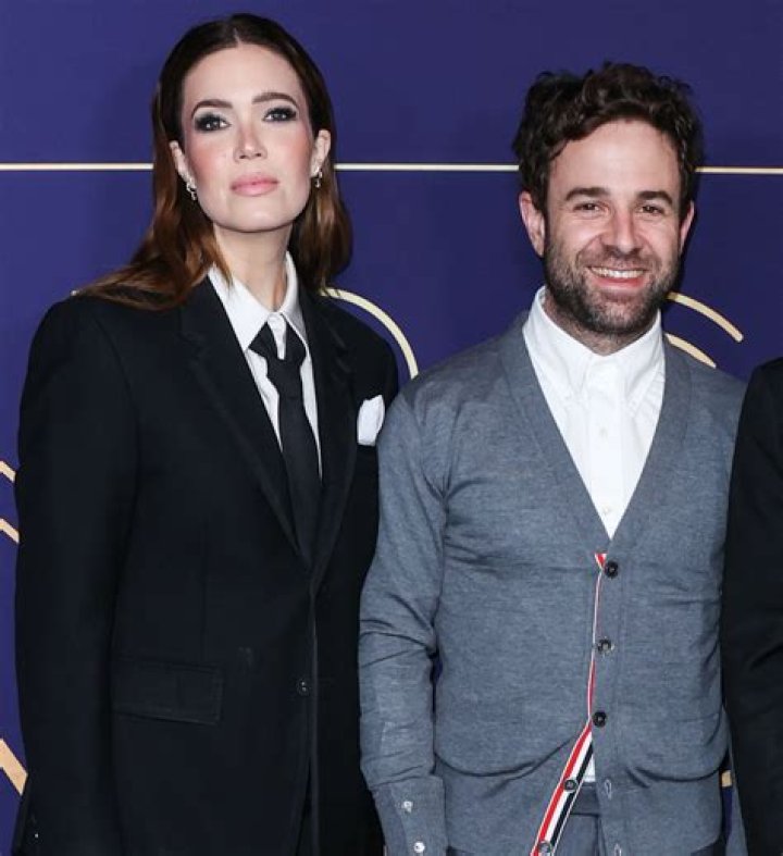 Mandy Moore Talks Meeting Hubby Taylor Goldsmith On Social Media!